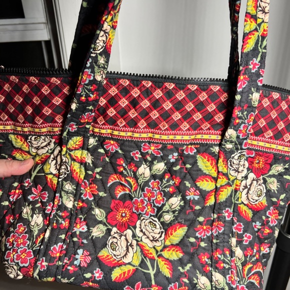 Vera Bradley Anastasia Bag Retired Great Condition - Picture 3 of 4